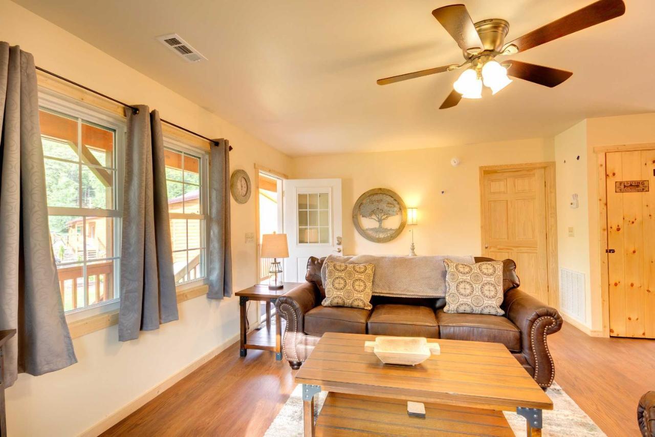 Cozy Cabin On Tuckasegee River - Near Bryson City Luaran gambar