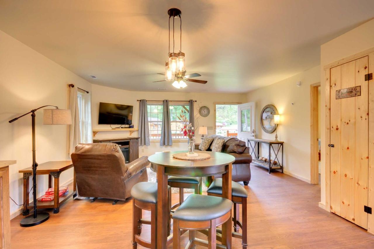 Cozy Cabin On Tuckasegee River - Near Bryson City Luaran gambar