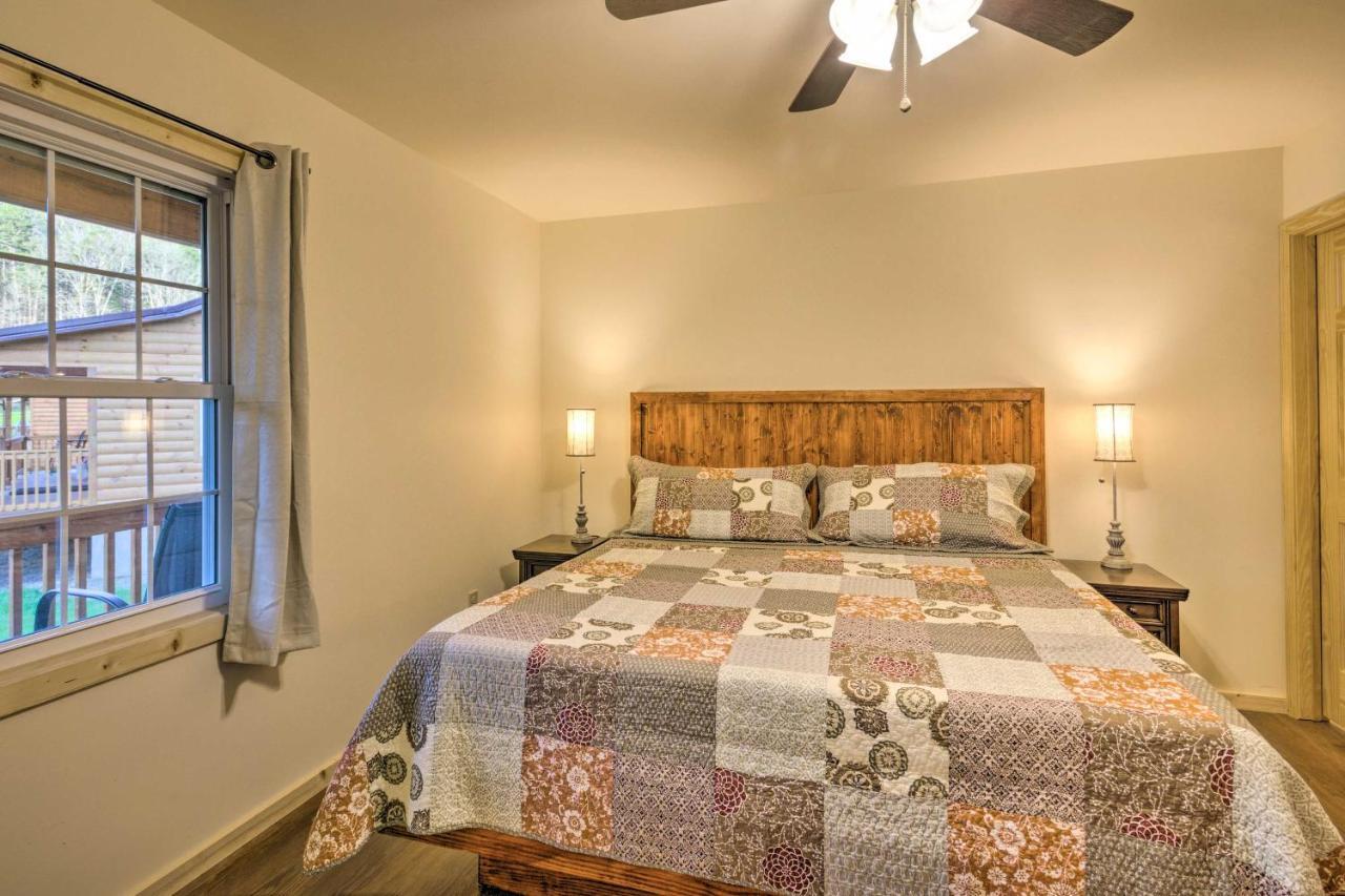 Cozy Cabin On Tuckasegee River - Near Bryson City Luaran gambar
