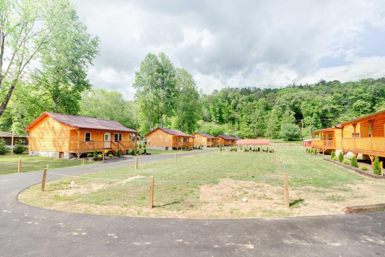 Cozy Cabin On Tuckasegee River - Near Bryson City Luaran gambar