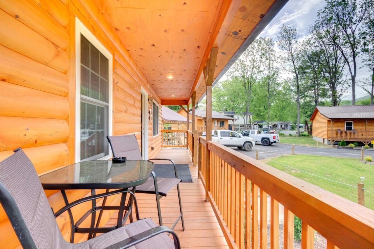 Cozy Cabin On Tuckasegee River - Near Bryson City Luaran gambar